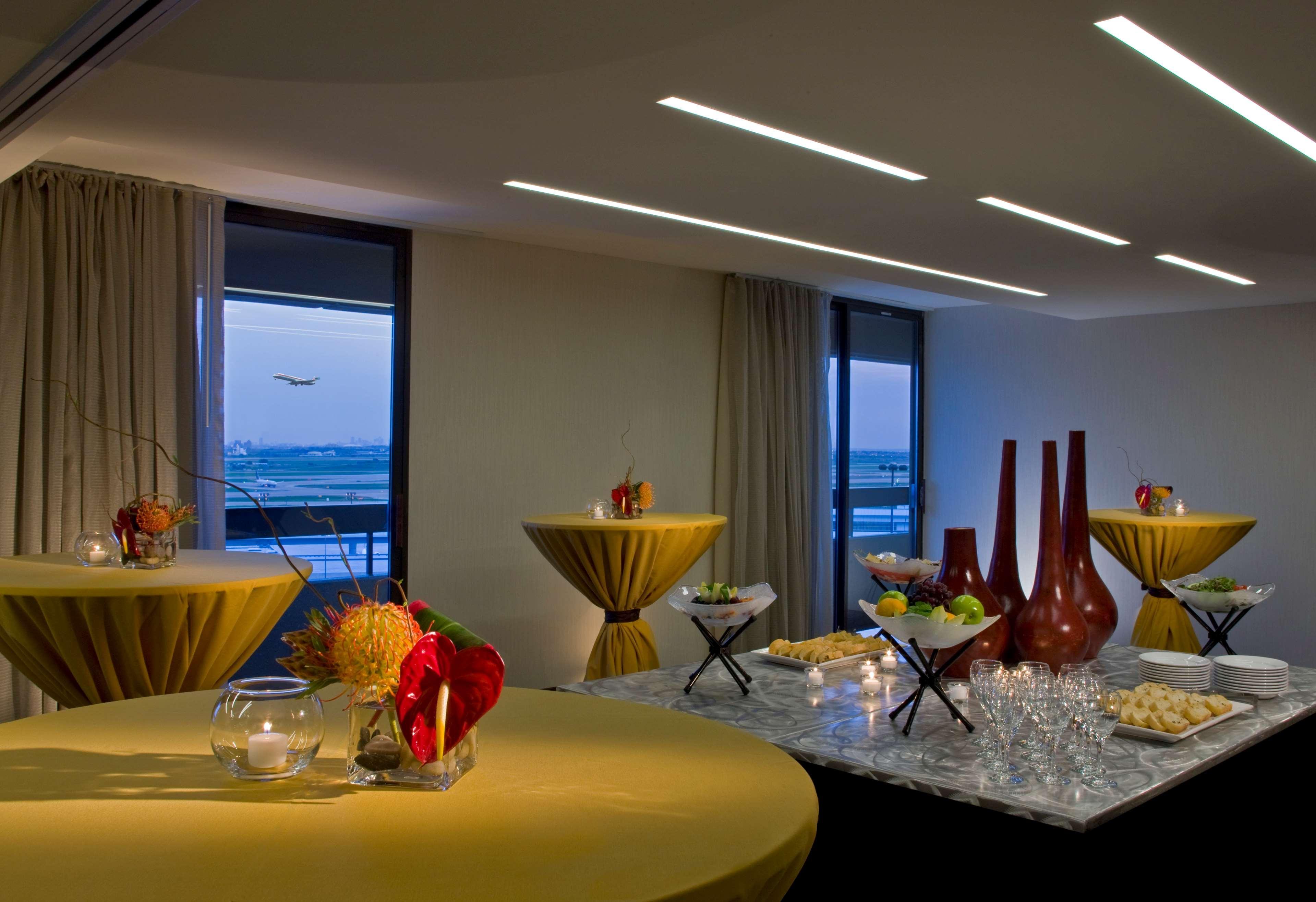 Hyatt Regency Dfw International Airport Hotel Grapevine Bagian luar foto