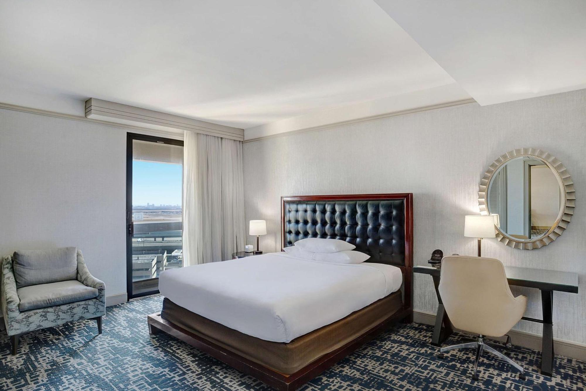 Hyatt Regency Dfw International Airport Hotel Grapevine Bagian luar foto